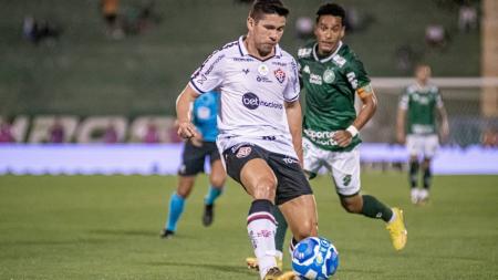 Osvaldo, atacante do Vitória