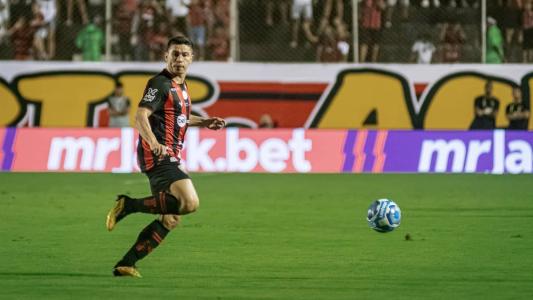Osvaldo foi substituído por lesão no primeiro tempo diante da Chapecoense