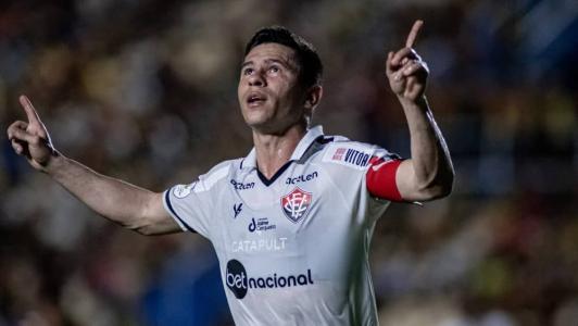 Osvaldo voltou a marcar pelo Vitória