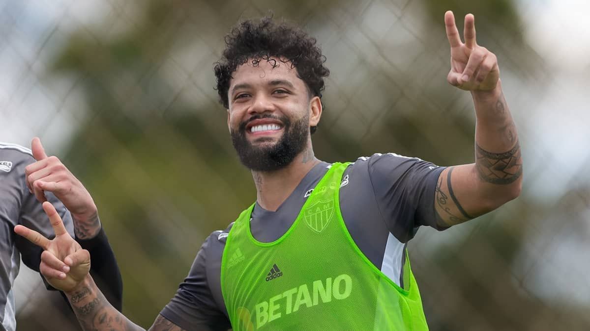 Otávio exalta sequência com Felipão e melhora defensiva do Atlético