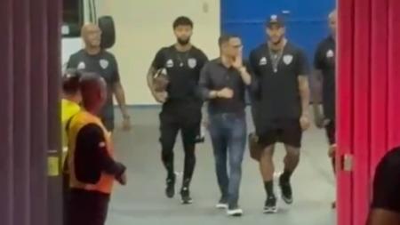 Otávio, Rodrigo Caetano e Hulk deixam estádio em Uberlândia