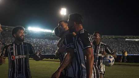 Otávio, titular no clássico, está suspenso
