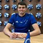 Otávio renova contrato com o Cruzeiro e embarca para 'intercâmbio' no Valladolid