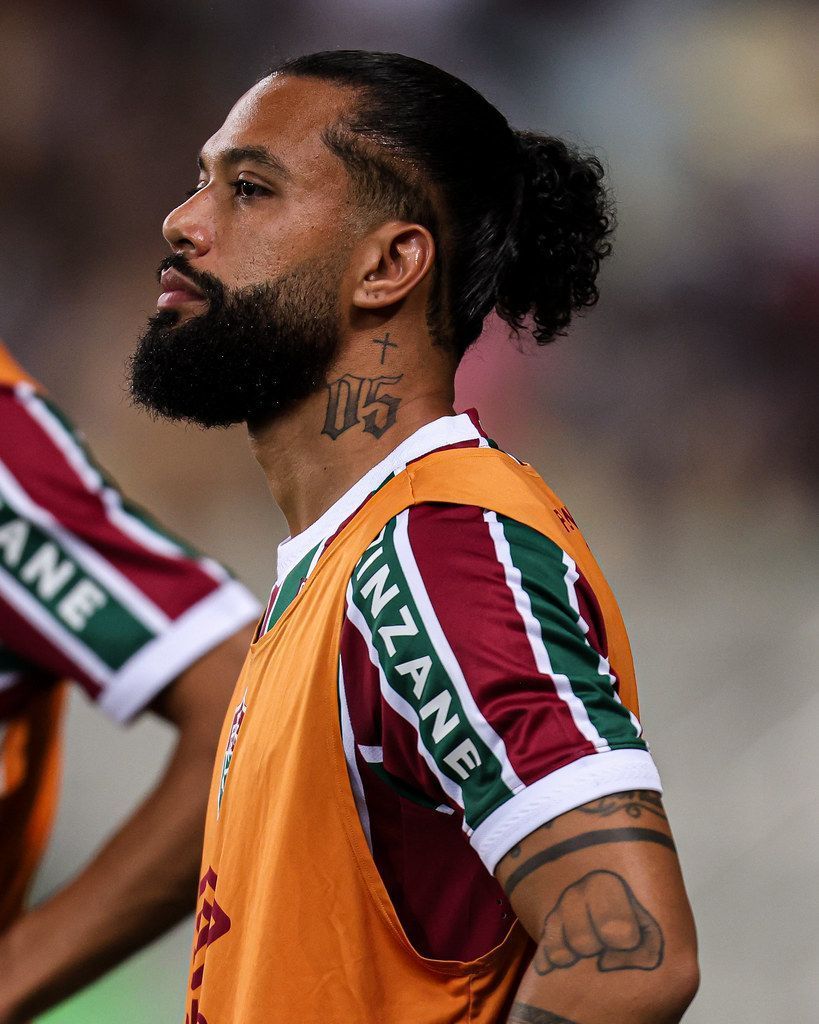 Mano Menezes explica como pode utilizar volante ex-Atlético no Fluminense