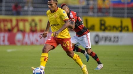 Otero, ex-Atlético, atuou pelo Aucas na vitória contra o Flamengo