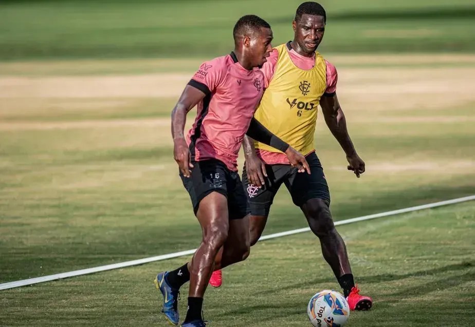 Athletico e Vitória lideram ranking dos que mais contrataram estrangeiros; veja lista