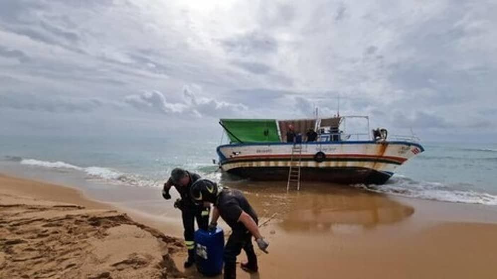 Tragédia: corpos de migrantes são encontrados em praia na Itália