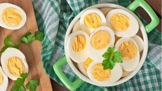 Ovo é um dos ingredientes mais versáteis na mesa do brasileiro