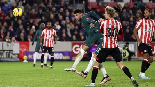 Oxlade-Chamberlain marcou o único gol do Liverpool na derrota para o Brentford