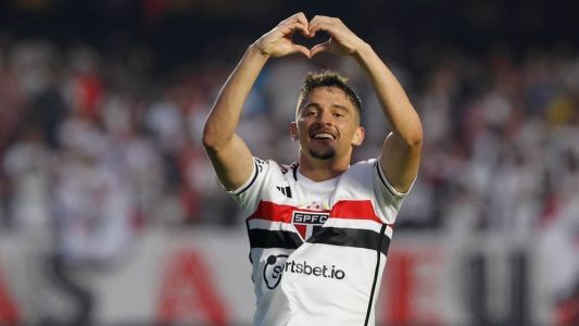 Pablo Maia marcou o segundo da vitória por 2 a 0 do São Paulo sobre o Internacional