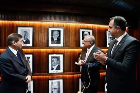 Presidente da FIES, Josué Alencar; vice-presidente da República, Geraldo Alckmin; e ex-presidente do Congresso Nacional, Rodrigo Pacheco