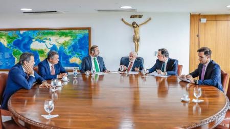 Pacheco e Silveira discutem dívida de Minas com a União