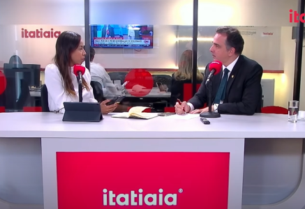 Pacheco no estúdio da Rádio Itatiaia, em Brasília