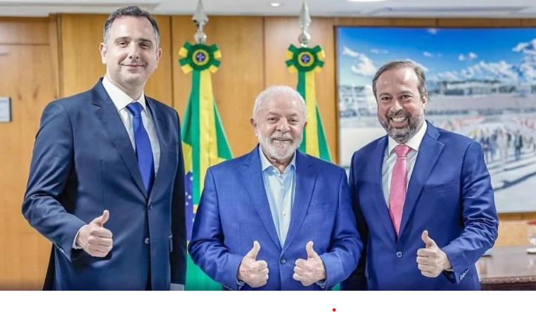 Silveira e Pacheco estão 'fazendo um trabalho muito importante' para renegociar a dívida de Minas, diz Lula