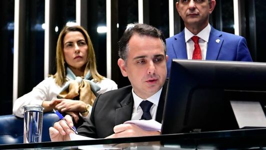 Pacheco se reúne com representantes da prefeitura e Câmara de BH sobre projeto relacionado a ônibus