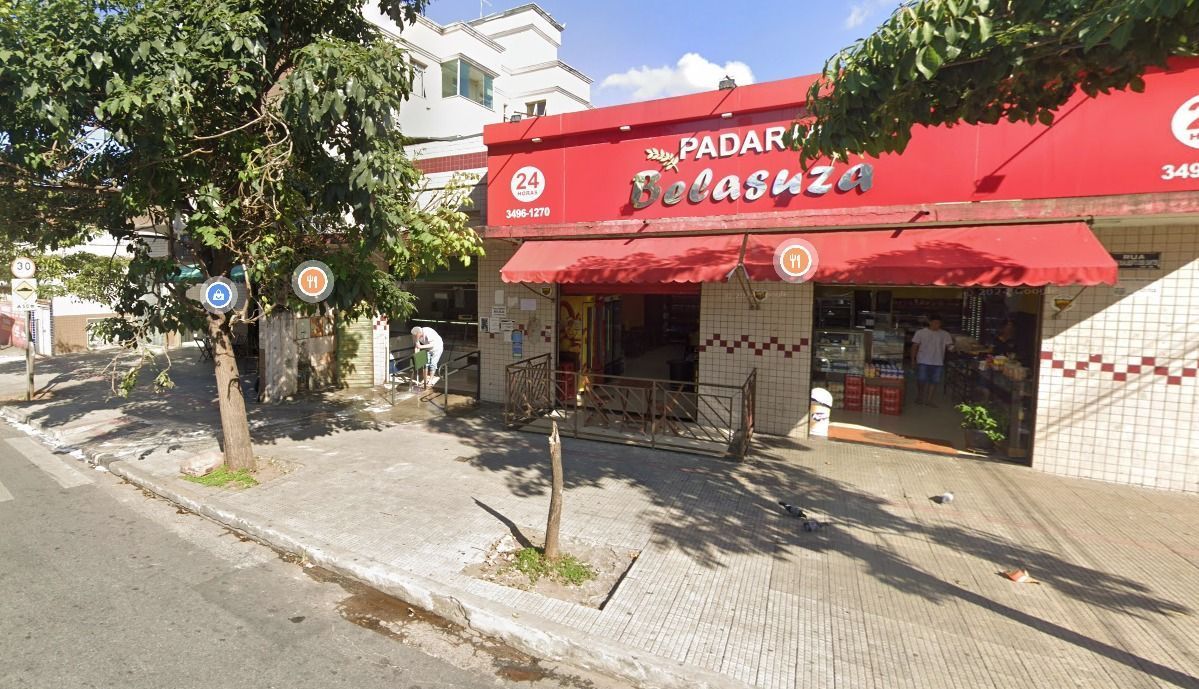 Menina de 5 anos e dois homens são baleados em porta de padaria em BH 