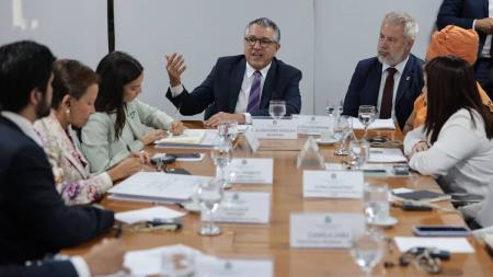 Padilha agradece a congressistas dos EUA por apoio após ataques de 8 de janeiro.