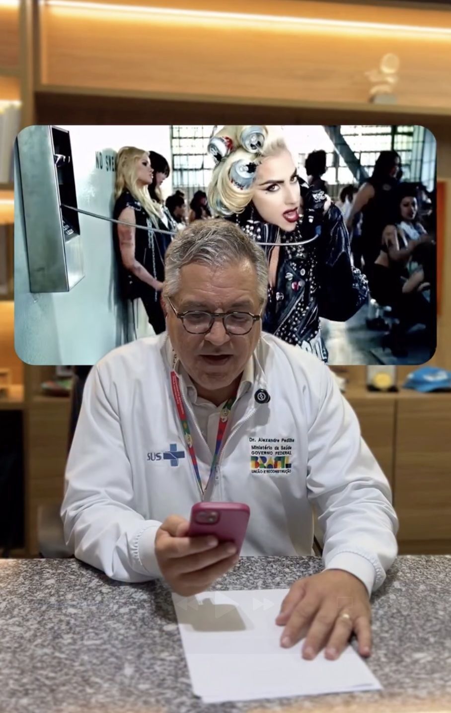 'Hello, Gaga': ministro usa músicas de diva pop para divulgar vacina contra hepatite