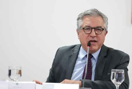 Na linha de frente da defesa do vice-presidente Michel Temer (PMDB), o ex-ministro Eliseu Padilha faz as contas e ressalta que, ainda que seja instaurado o processo de impeachment contra o vice, não haverá apoio suficiente dentro do Congresso para af