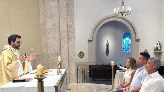 Padre Fábio de Melo batizou Ronaldo Fenômeno em uma igreja, em São Paulo