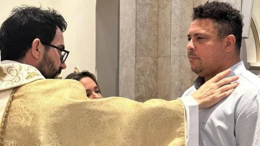 Padre Fábio de Melo, cruzeirense, foi o responsável por batizar Ronaldo na Igreja Católica
