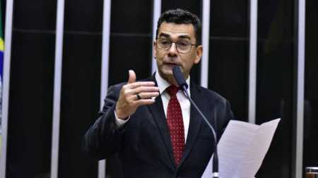 Padre João (PT-MG) assinou manifesto "Resistência não é terrorismo" em 2021