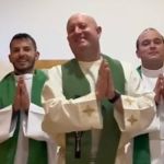 Dia do Padre: padres viralizam com missa bem-humorada e dancinhas no Tiktok