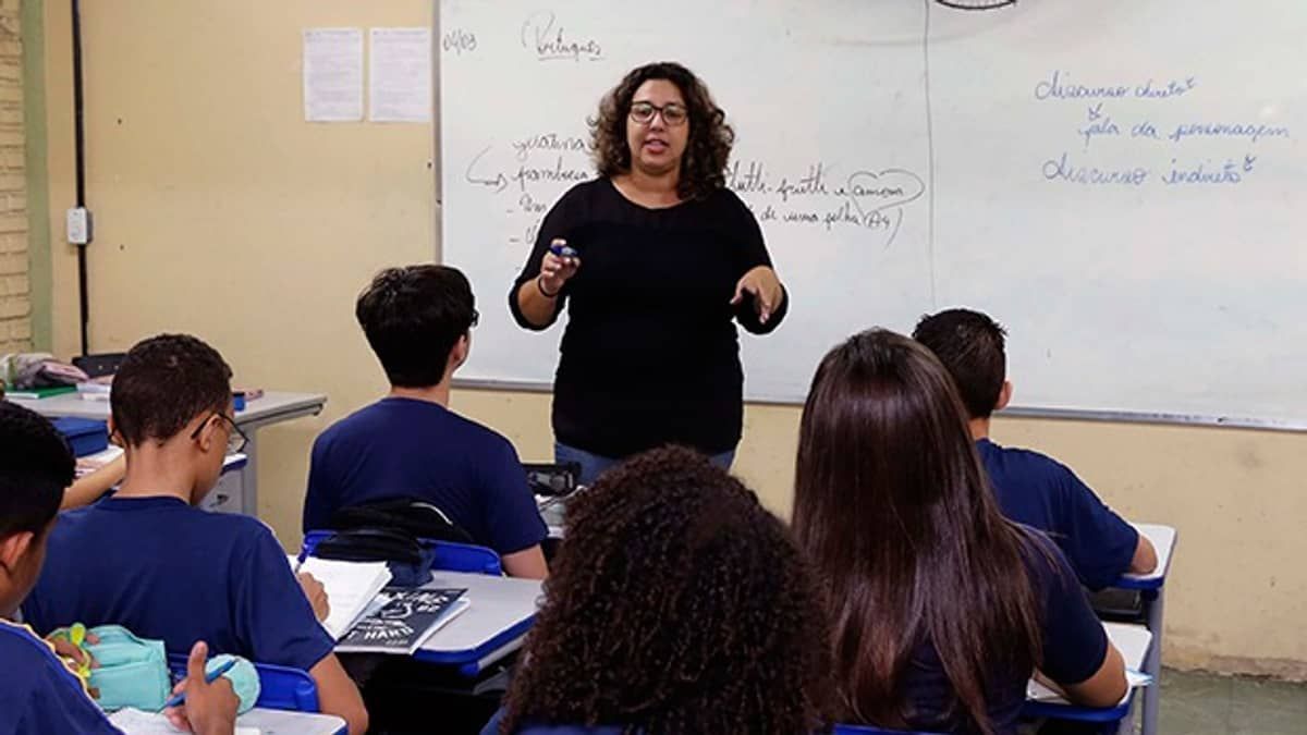 Governo de Minas vai pagar adicional de valorização a servidores da educação