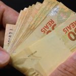 Abono salarial do Pis/Pasep para nascidos em março e abril é liberado nesta quarta-feira; veja quem pode sacar  