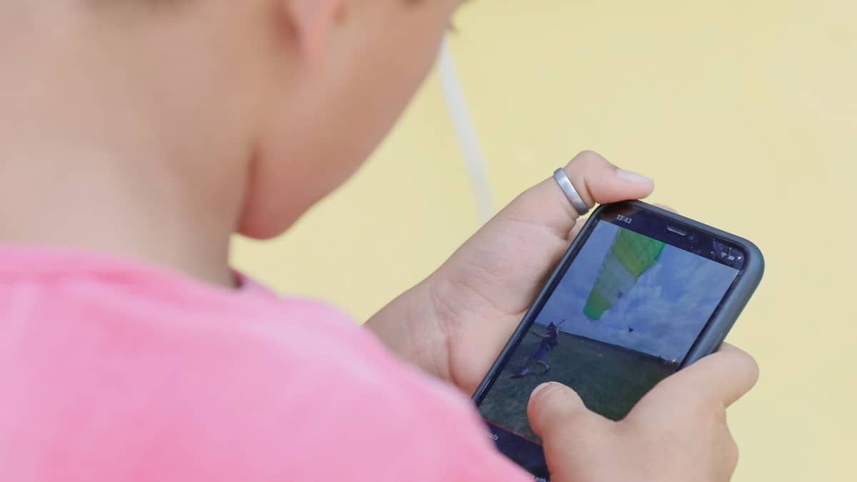 Pediatras alertam para aumento de desafios perigosos via internet