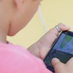 Pediatras alertam para aumento de desafios perigosos via internet