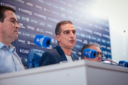 Renato Paiva durante entrevista coletiva de apresentação no Fortaleza