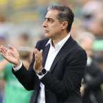 Técnico do Botafogo projeta 'noite perfeita' contra PSG após estreia com vitória