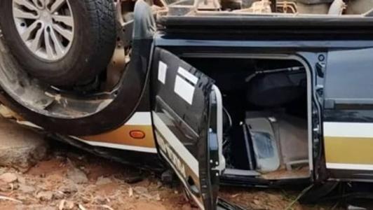Pajero capotou em estrada