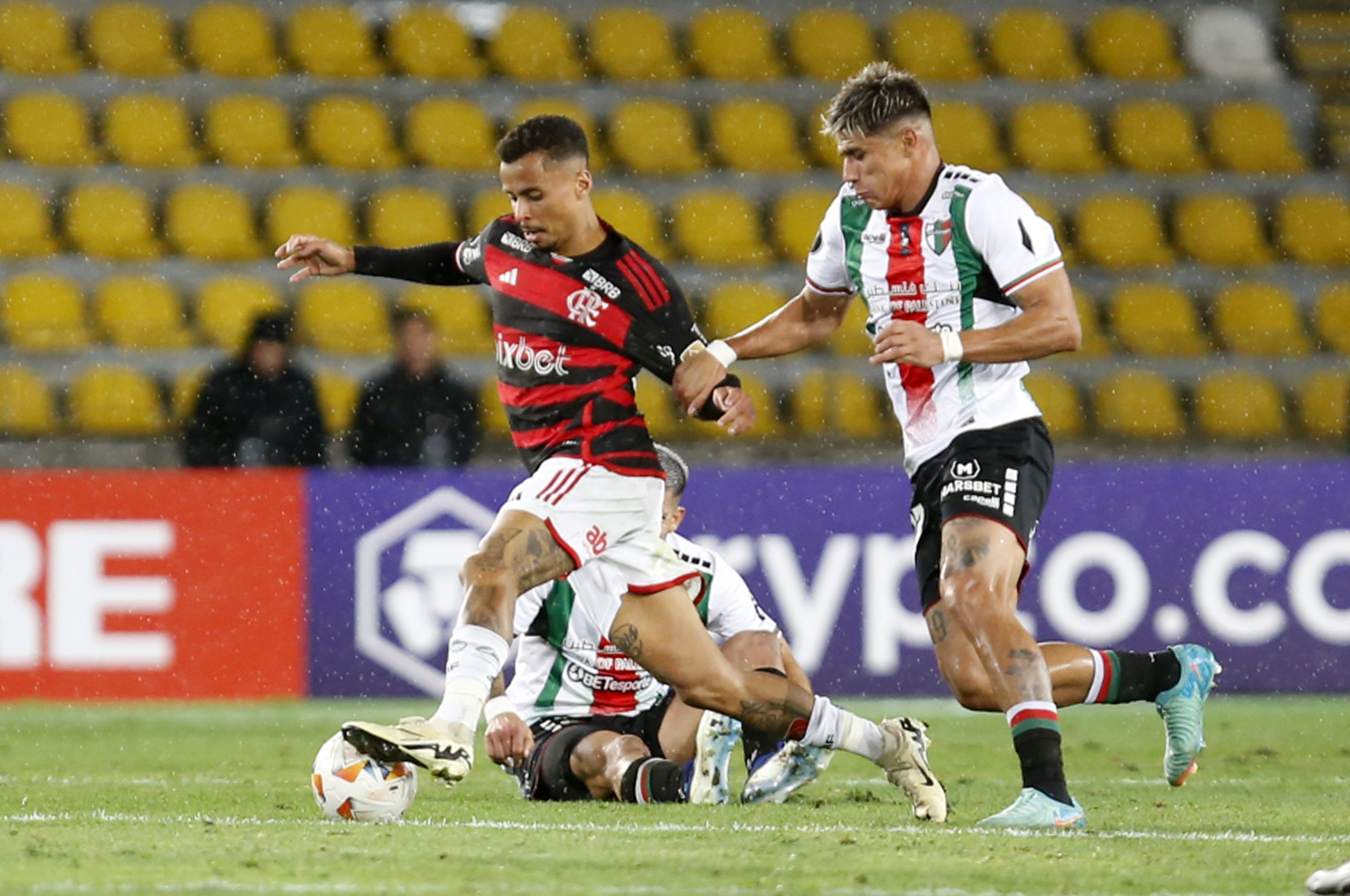 Tite não sai do discurso, e Flamengo repete erros em atuação fraca
