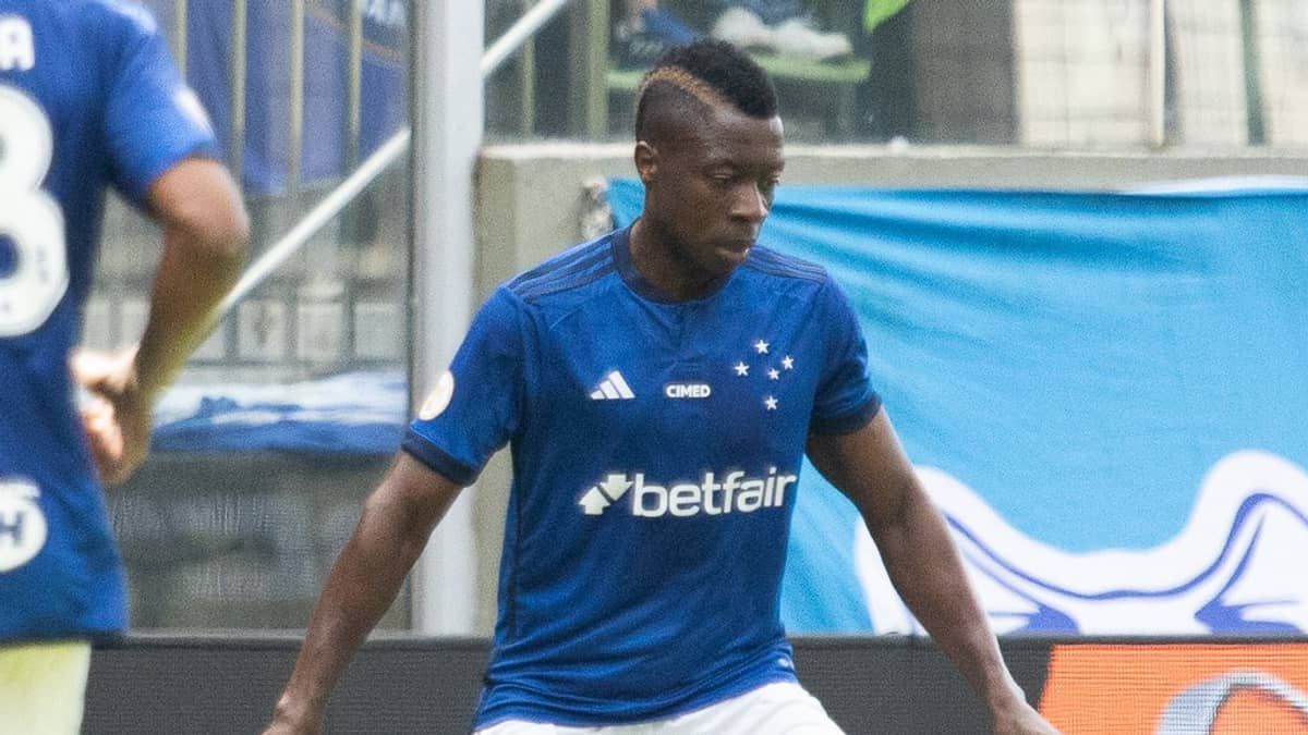Como foi a estreia de Helibelton Palacios no Cruzeiro