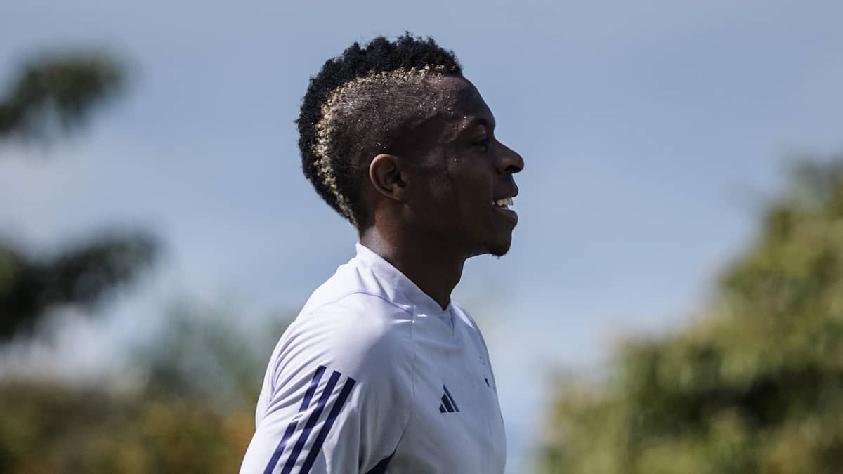 Pepa prepara estreia de colombiano por ausência de William no Cruzeiro 