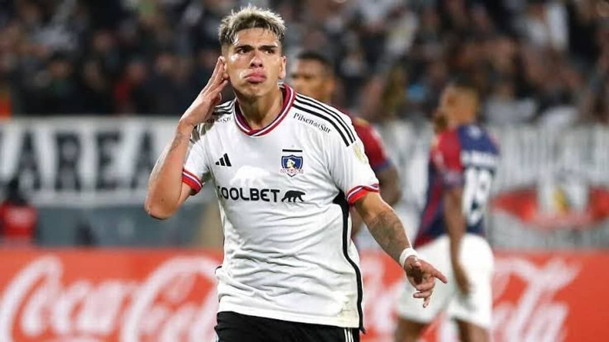Vasco acerta a venda de Carlos Palácios para clube chileno