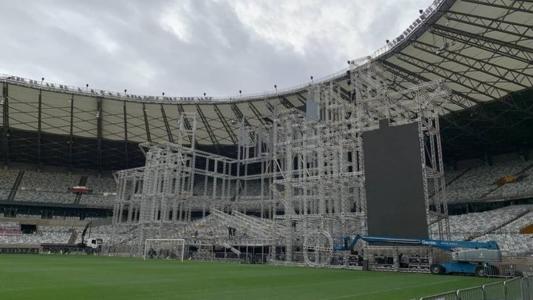 Palco para o show de Luan Santana já está montado
