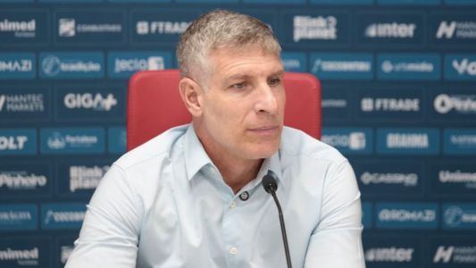 Martín Palermo, técnico do Fortaleza, durante entrevista coletiva