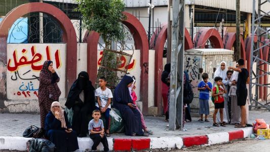 Palestinos atingidos por ataques em Gaza