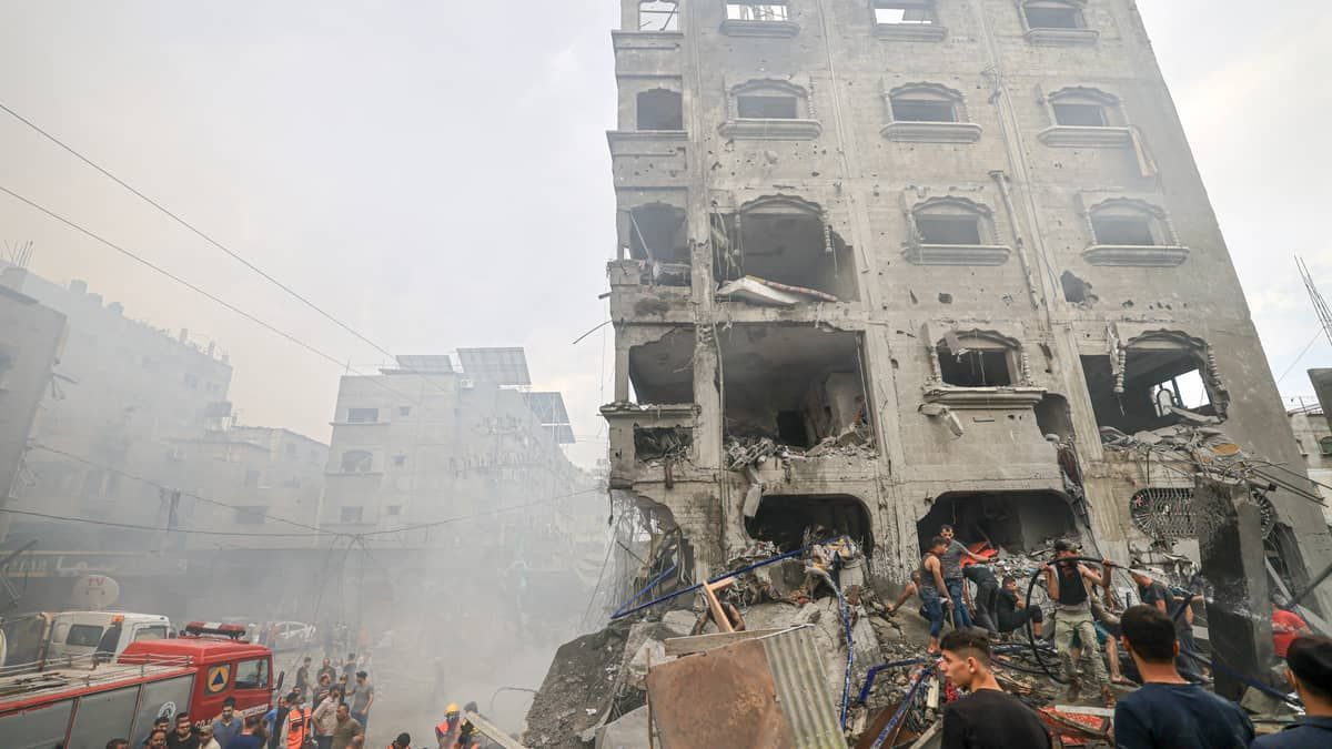 Situação dos reféns do Hamas dificulta ataques de Israel, explica correspondente