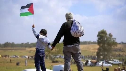 Palestinos tentam deixar a Faixa de Gaza