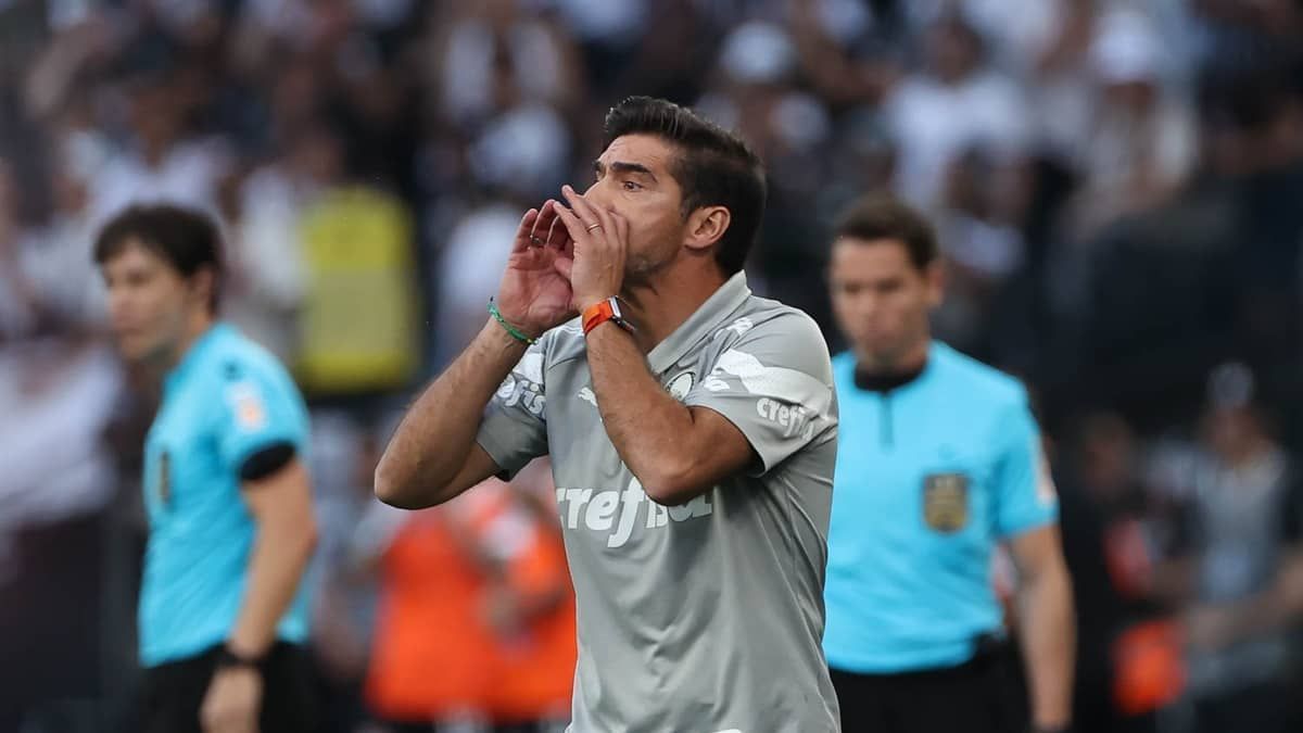 Abel lamenta 'pontos perdidos' do Palmeiras contra Corinthians