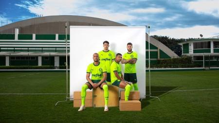 Palmeiras apresenta novo terceiro uniforme; veja fotos