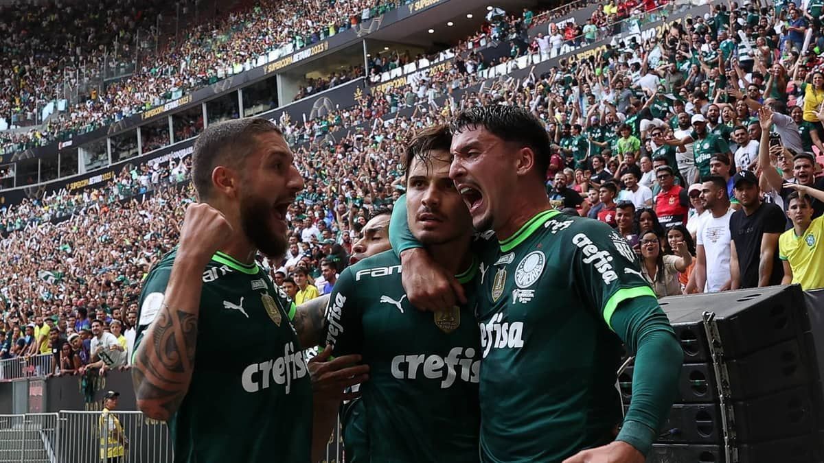 Menino, do Palmeiras, cobra Dudu por churrasco após gol na Supercopa sobre o Flamengo