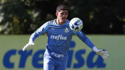 Palmeiras encaminha venda de goleiro Lucas Silvester para time português