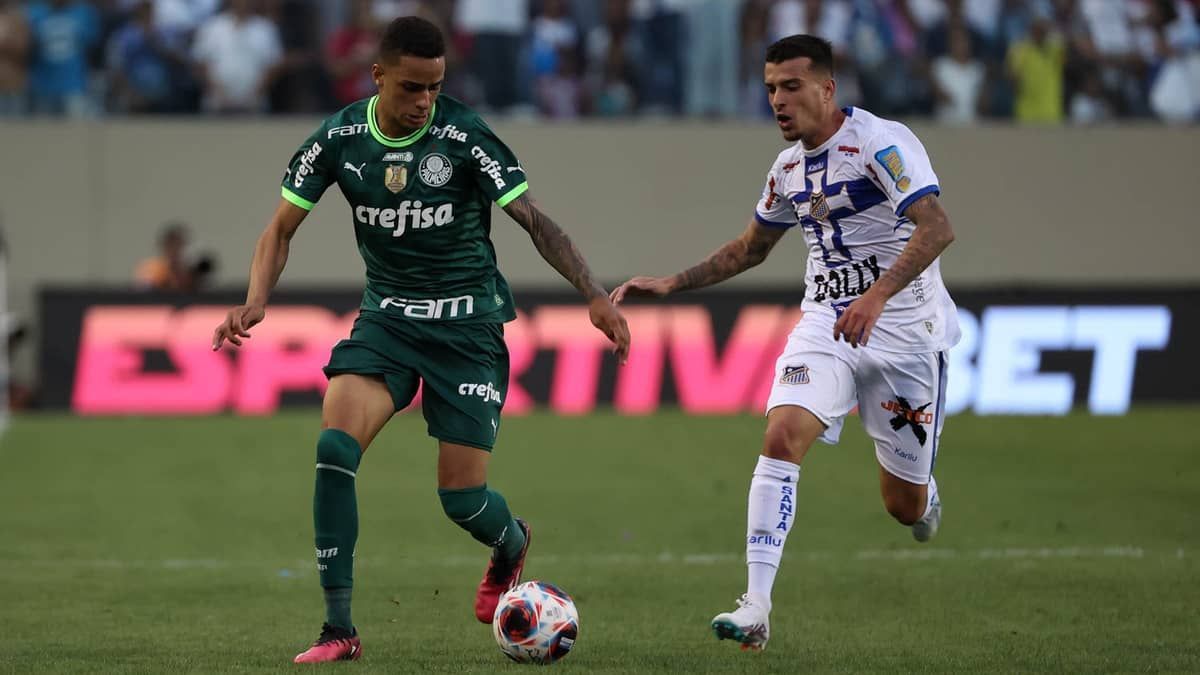Palmeiras encaminha venda de joia da base para clube do Catar; Abel confirma