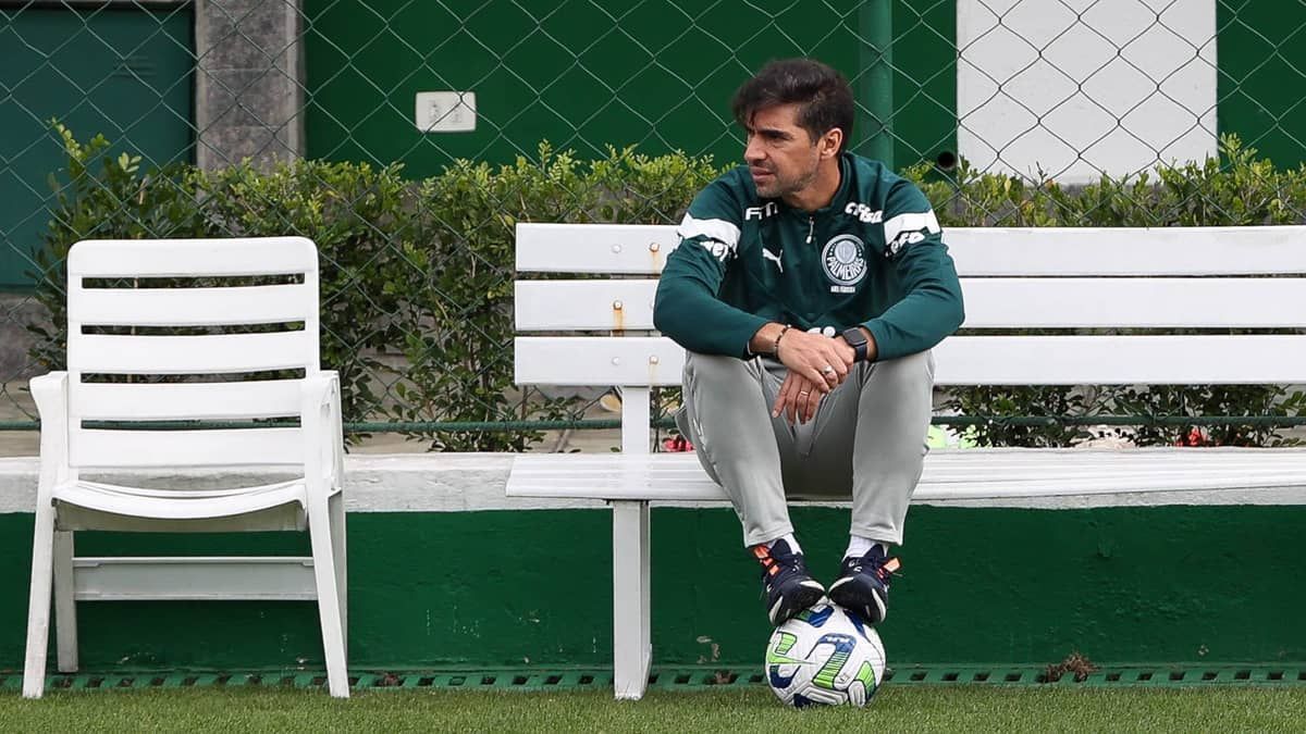 Palmeiras não vivia sequência de três derrotas em cinco jogos desde 2021