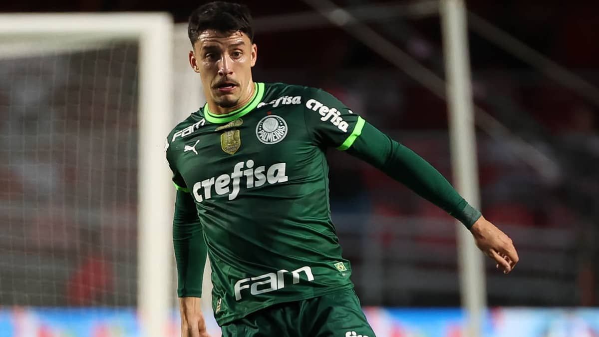 Palmeiras quita parcela atrasada por Piquerez e escapa de 'ban' da Fifa